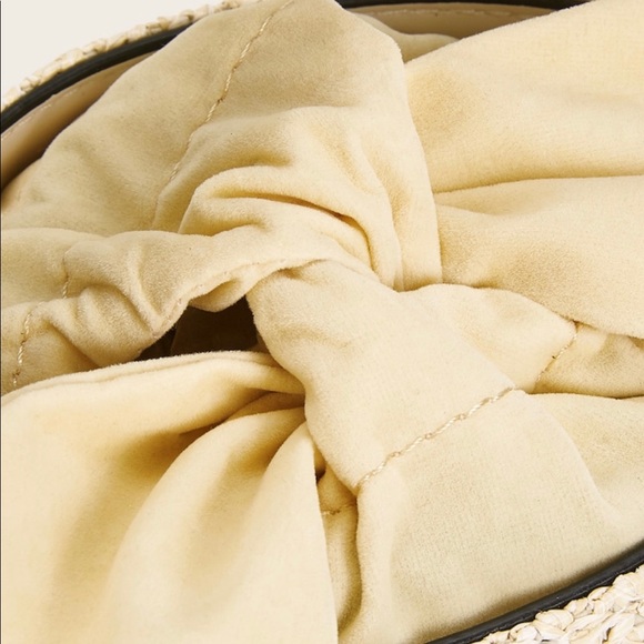 Small Faux Pearl Decor Woven Bucket Bag - Picture 6 of 8